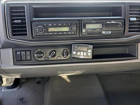 VOLKSWAGEN 11-180 DELIVERY PRIME
