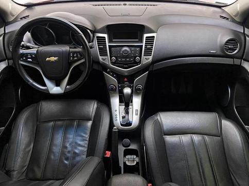 CHEVROLET CRUZE LT HB AT