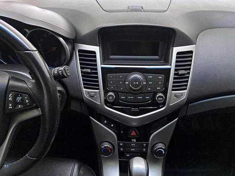 CHEVROLET CRUZE LT HB AT