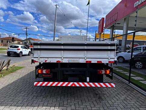MERCEDES-BENZ ACCELO 815