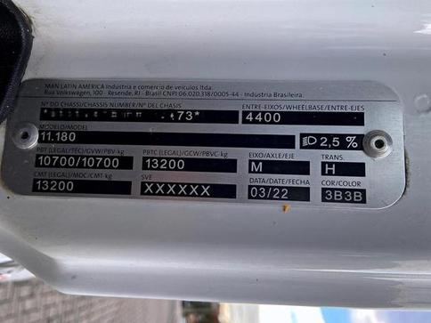 VOLKSWAGEN 11.180 DRC 4X2