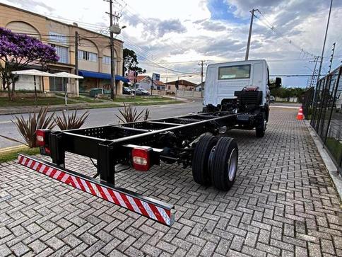 VOLKSWAGEN 11.180 DRC 4X2