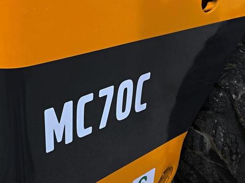 VOLVO MINI CARREGADEIRA MC 70