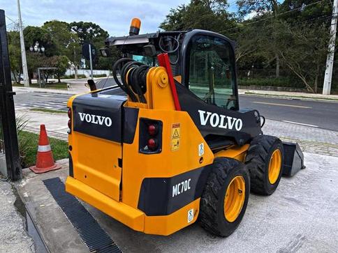 VOLVO MINI CARREGADEIRA MC 70