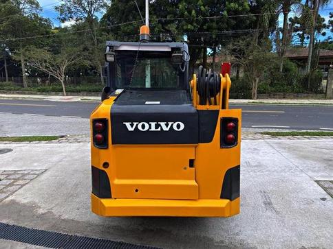 VOLVO MINI CARREGADEIRA MC 70