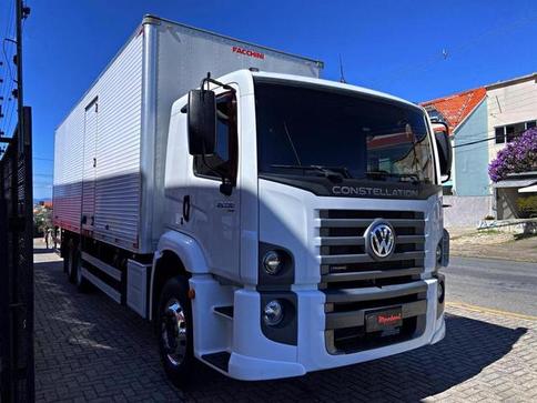 VOLKSWAGEN 26-320 CONSTELLATION 6x2 2p (DIESEL)(E6)
