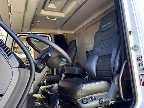 VOLKSWAGEN 26-320 CONSTELLATION 6x2 2p (DIESEL)(E6)