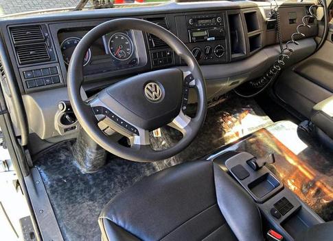 VOLKSWAGEN 26-320 CONSTELLATION 6x2 2p (DIESEL)(E6)