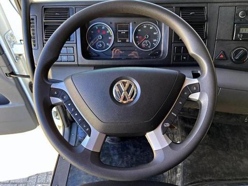 VOLKSWAGEN 26-320 CONSTELLATION 6x2 2p (DIESEL)(E6)