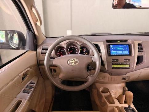 TOYOTA HILUXSW4 SRV4X4