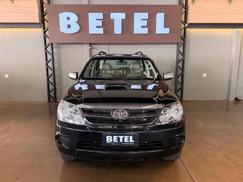 TOYOTA HILUXSW4 SRV4X4