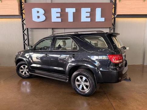 TOYOTA HILUXSW4 SRV4X4