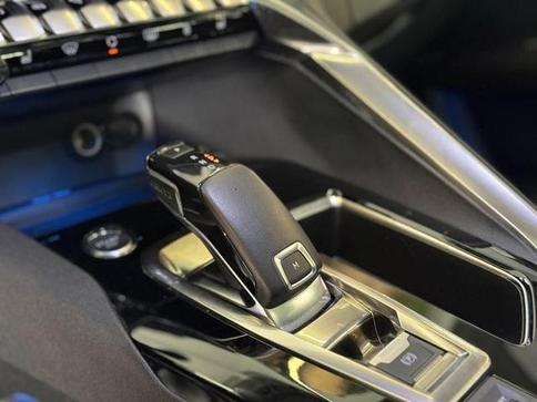 PEUGEOT 5008 GRIFFE AT