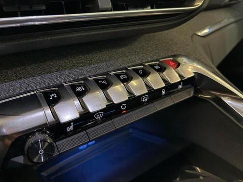 PEUGEOT 5008 GRIFFE AT