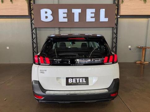 PEUGEOT 5008 GRIFFE AT