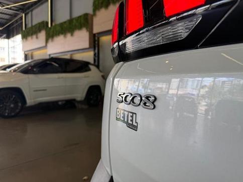 PEUGEOT 5008 GRIFFE AT