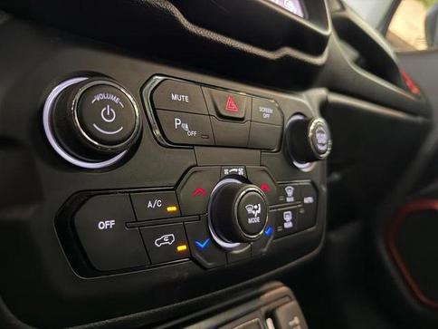 JEEP RENEGADE THAWK AT D