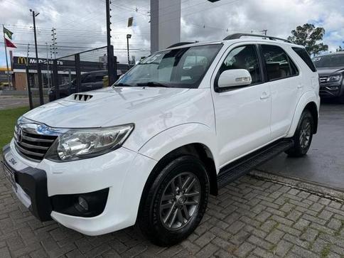 TOYOTA HILUX SW4 3.0 SRV 4X4 7 LUGARES 16V TURBO INTERCOOLER DIESEL 4P AUT
