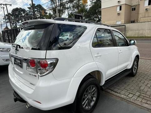 TOYOTA HILUX SW4 3.0 SRV 4X4 7 LUGARES 16V TURBO INTERCOOLER DIESEL 4P AUT