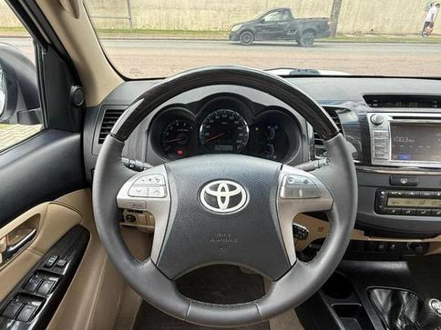 TOYOTA HILUX SW4 3.0 SRV 4X4 7 LUGARES 16V TURBO INTERCOOLER DIESEL 4P AUT