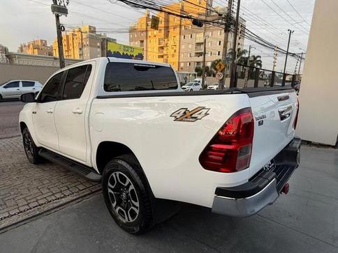 TOYOTA HILUX 2.8 SRV 4X4 CD 16V DIESEL 4P AUTOMATICO