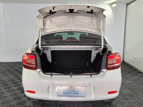 RENAULT LOGAN ZEN 16 CVT