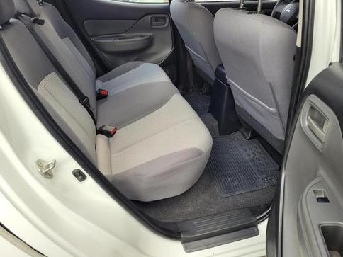 MITSUBISHI L-200 TRITON SPORT GL 2.4 TB DIESEL 4X4 MANUAL