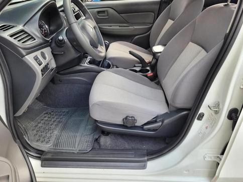 MITSUBISHI L-200 TRITON SPORT GL 2.4 TB DIESEL 4X4 MANUAL