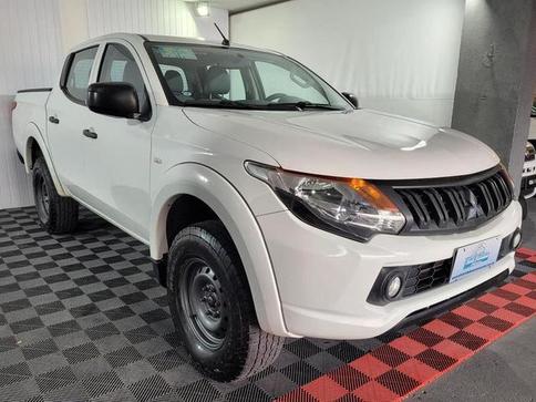 MITSUBISHI L-200 TRITON SPORT GL 2.4 TB DIESEL 4X4 MANUAL