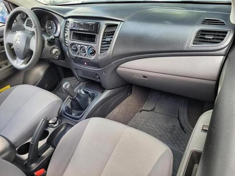 MITSUBISHI L-200 TRITON SPORT GL 2.4 TB DIESEL 4X4 MANUAL