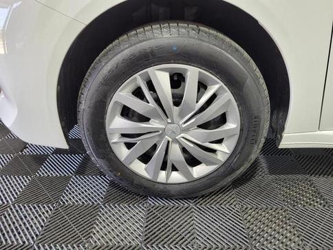 PEUGEOT 208 LIKE MT