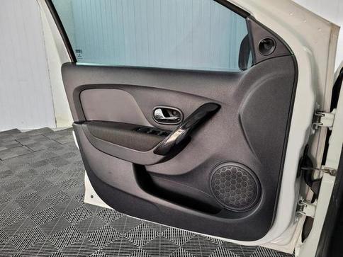 RENAULT LOGAN ZEN 16 CVT