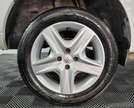 RENAULT LOGAN ZEN 16 CVT