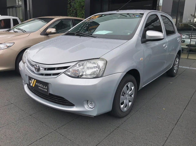 TOYOTA ETIOS HB X