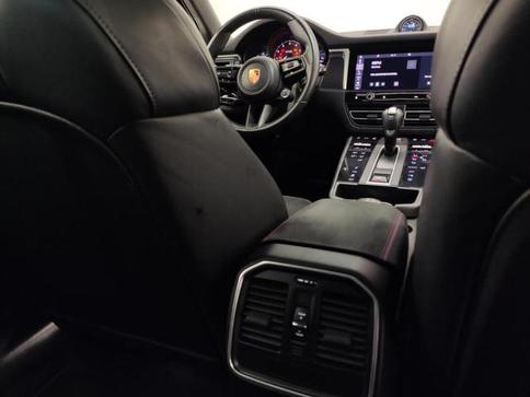 PORSCHE MACAN GTS