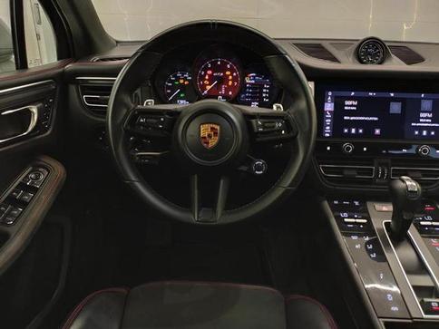 PORSCHE MACAN GTS