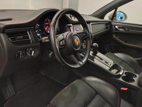 PORSCHE MACAN GTS
