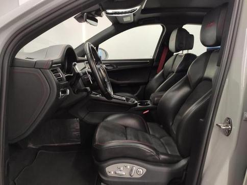 PORSCHE MACAN GTS