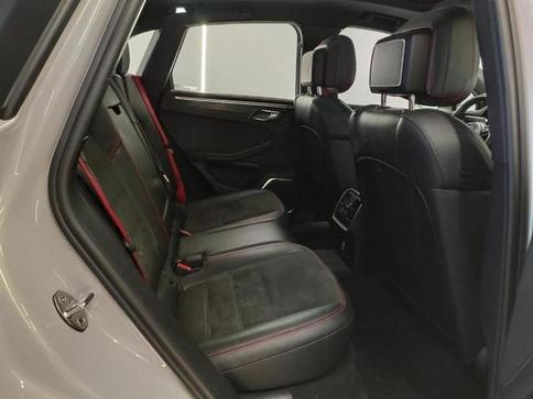 PORSCHE MACAN GTS