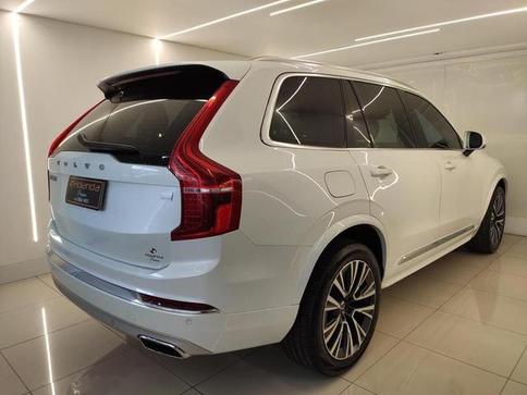 VOLVO XC90 T8 MOMENTUM