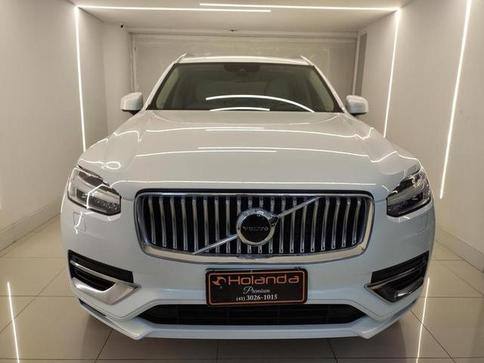 VOLVO XC90 T8 MOMENTUM