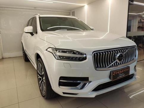 VOLVO XC90 T8 MOMENTUM