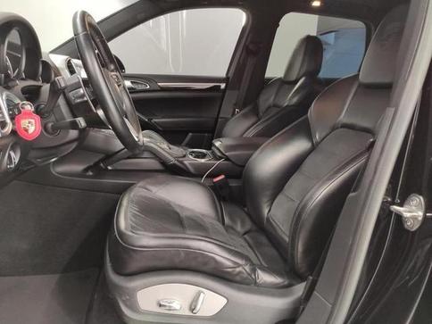 PORSCHE CAYENNE V6