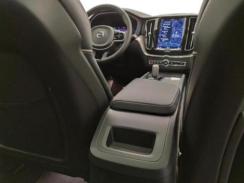 VOLVO XC60 T8 R-DESIGN