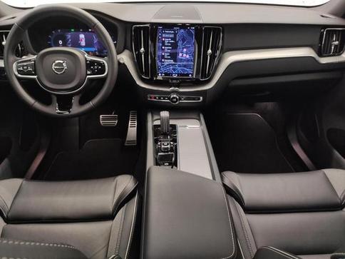 VOLVO XC60 T8 R-DESIGN