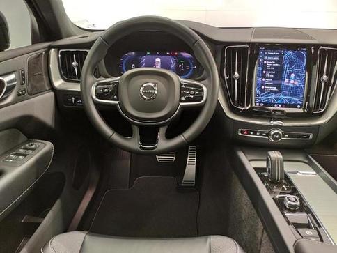 VOLVO XC60 T8 R-DESIGN