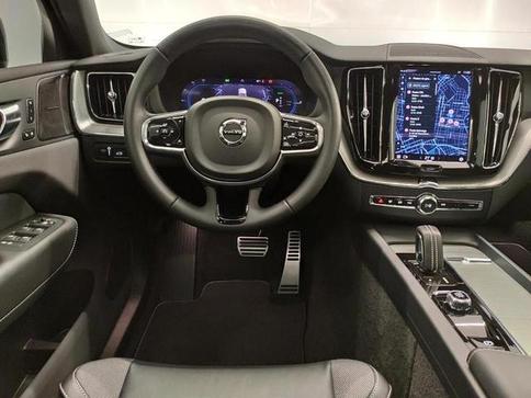 VOLVO XC60 T8 R-DESIGN