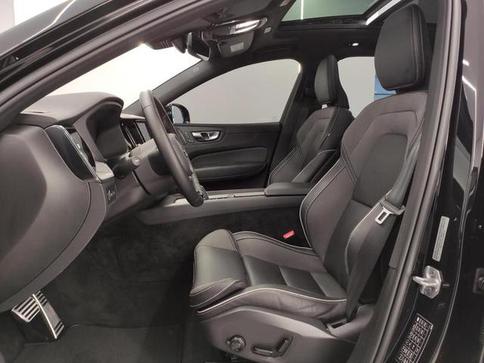 VOLVO XC60 T8 R-DESIGN