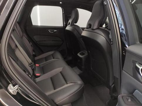 VOLVO XC60 T8 R-DESIGN