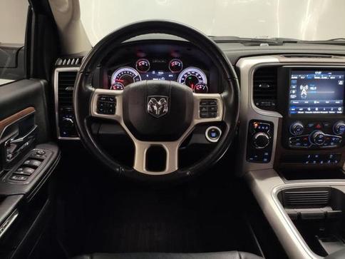 RAM CLASSIC LARAMIE NIGHT ED. 5.7 4X4 AUT.